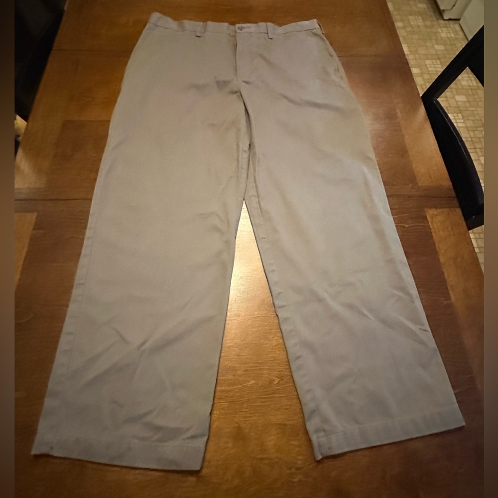 Croft & Barrow Men's Light Gray Chinos Size 38X30